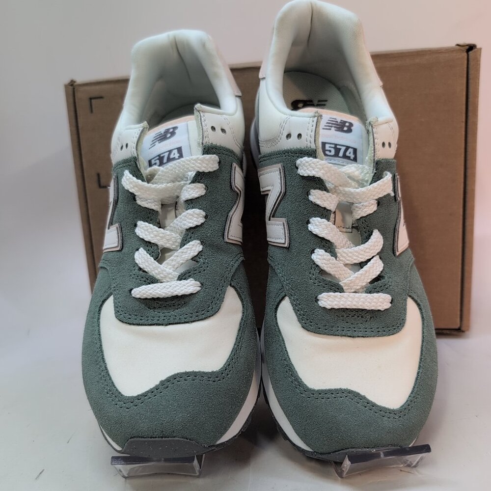 New Balance 574 Core Classics Sneakers Unisex US M 8.5/W 10 Green